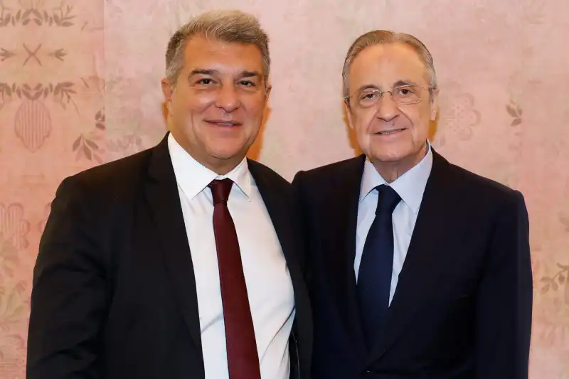 La Tensión entre Florentino Pérez y Joan Laporta: Un Juego de Poder en el Fútbol Español