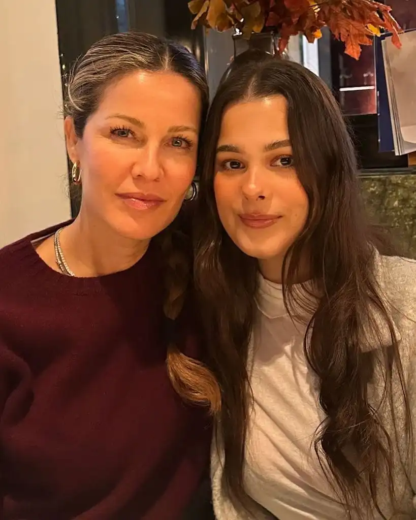 El Amor Familiar de Jaydy Michel y Manuela Sanz en un Cumpleaños Especial