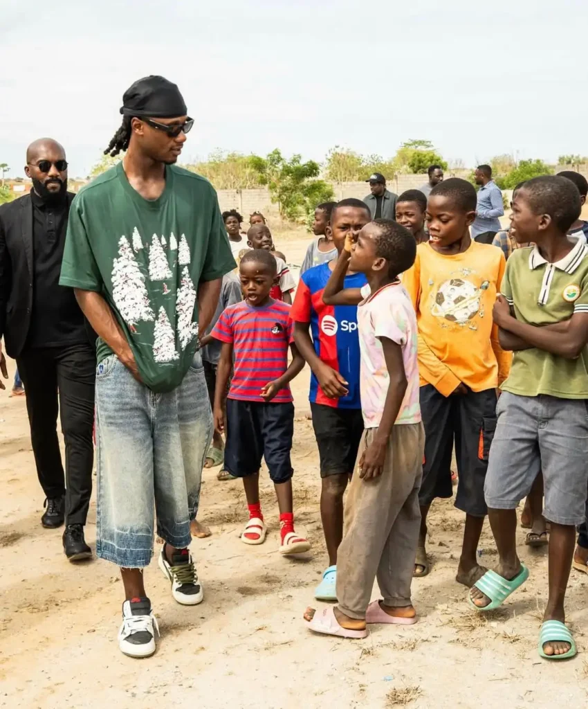 Camavinga Regresa a Sus Raíces en Angola: Un Proyecto de Futuro
