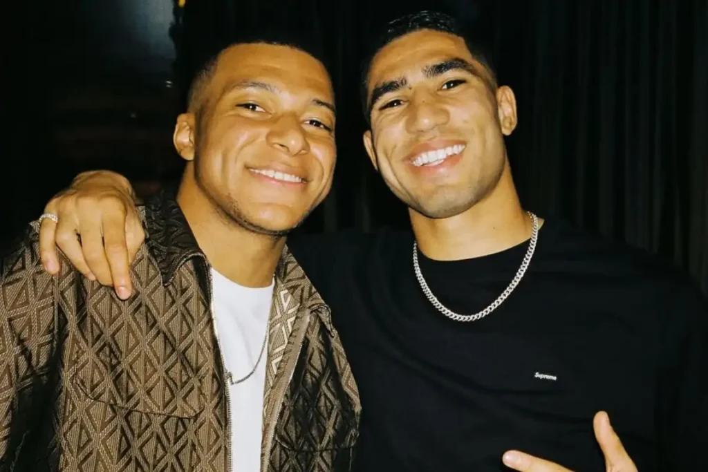 Achraf Hakimi y Kylian Mbappé: Un Vínculo que Inspira en la Copa de África