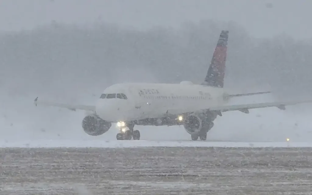 Impacto de las Tormentas Invernales en el Transporte Aéreo de EE.UU.