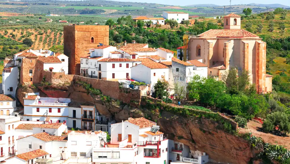 Descubre Siete Pueblos Escondidos en España que Te Sorprenderán