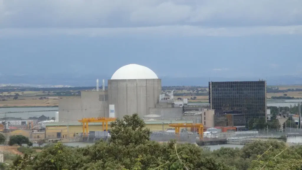 El Futuro de la Central Nuclear de Almaraz: Cierre y Prórroga en Debate
