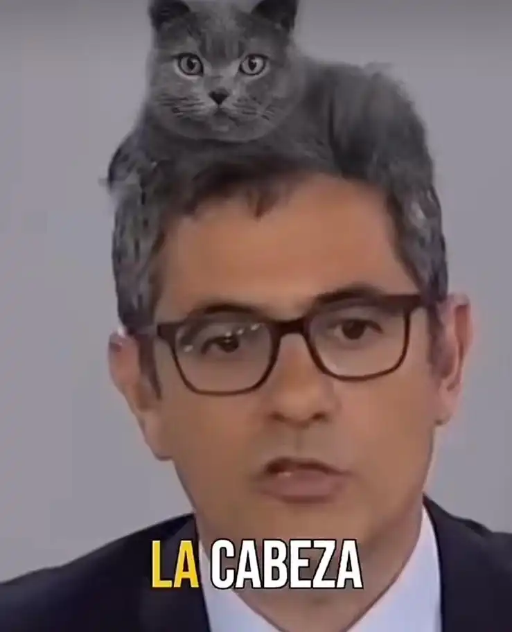 El Humor Político en la Era Digital: Félix Bolaños y su Viral Video del Día de los Inocentes
