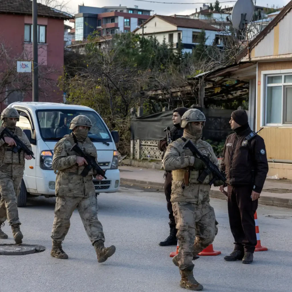 Operativo en Turquía: Cazas de Terroristas del Estado Islámico