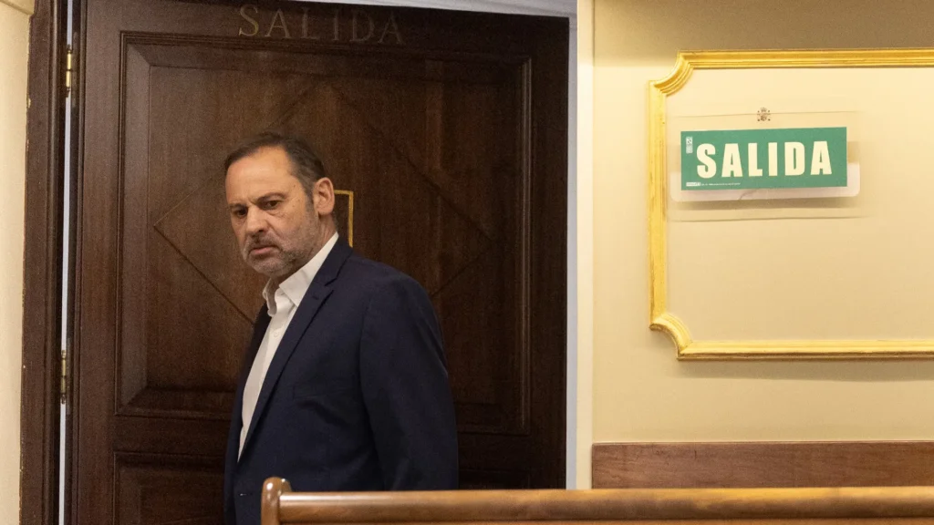 El PP Convoca a Ábalos para Declarar en el Senado a Pesar de su Prisión Preventiva