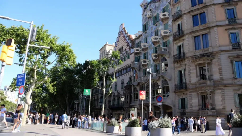 Desigualdad Salarial en Catalunya: Un Análisis de la Productividad y la Riqueza