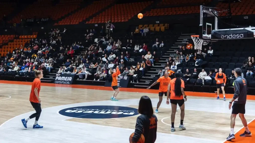 Valencia Basket Abre Sus Puertas para un Entrenamiento Especial