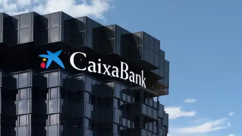 CaixaBank Impulsa la Inteligencia Artificial con una Nueva Oficina Especializada
