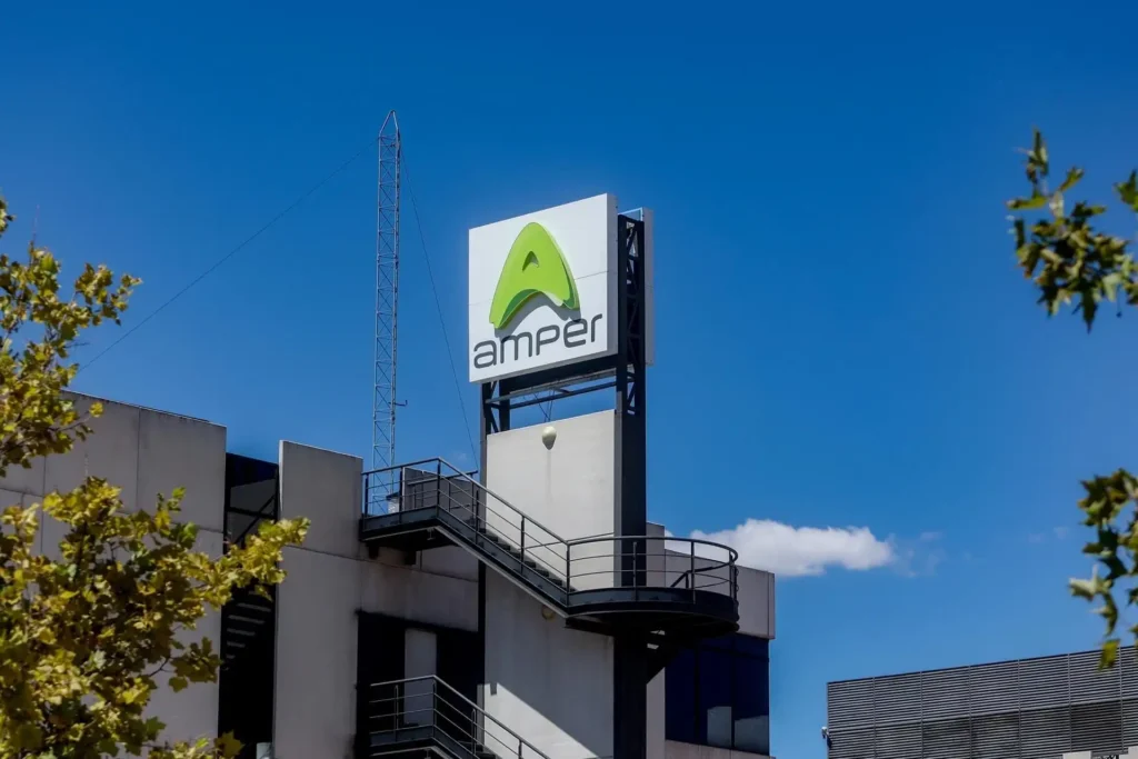 Amper Refuerza su Presencia en el Sector Energético con la Venta de Participación en Elinsa