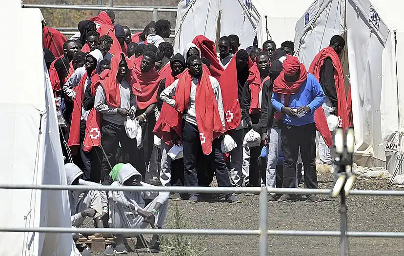 Llegada de Migrantes a El Hierro: Un Desafío Humanitario