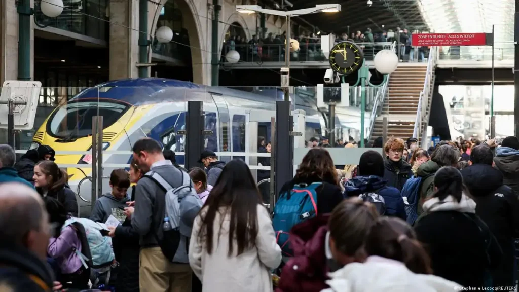 Eurostar Reanuda Servicios con Retrasos y Cancelaciones en el Eurotúnel
