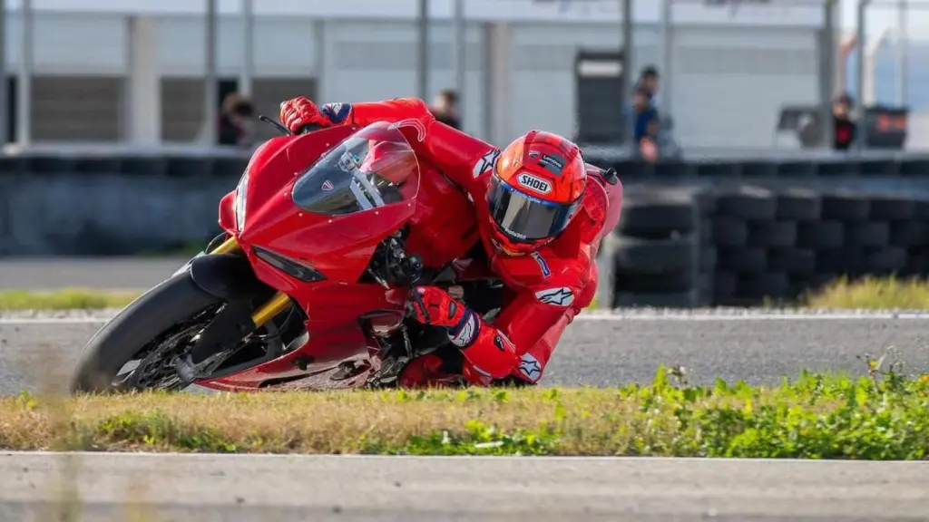 Marc Márquez: Regreso a la Competencia y Desafíos en el Circuito
