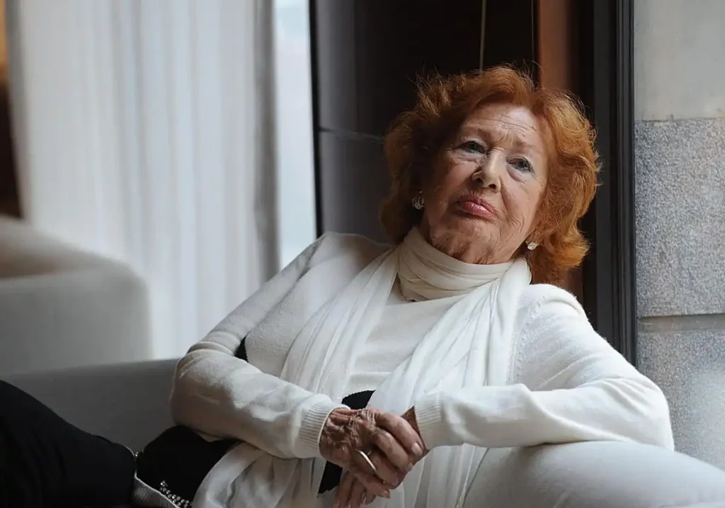 Beatriz de Lenclós: La Pionera del Bikini en España y su Legado Cultural