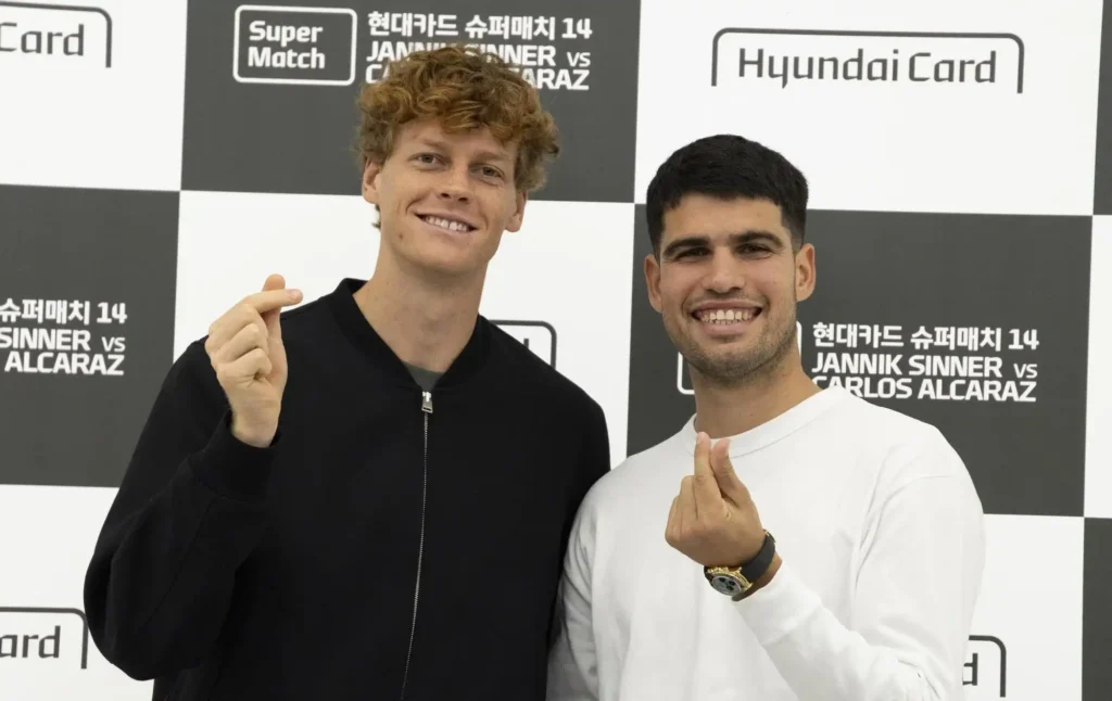 Alcaraz se Impone a Sinner en Corea: Un Aviso para el Open de Australia