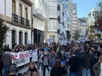 Conflicto Laboral en el Comercio Textil de A Coruña: Huelgas y Desacuerdos Sindicales