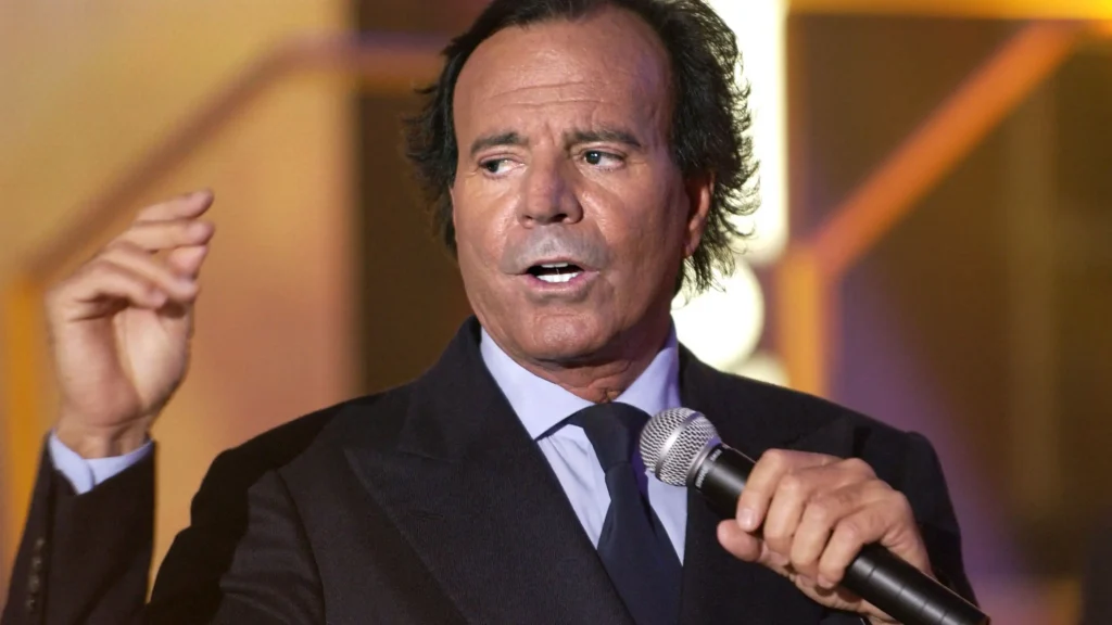 El escándalo de Julio Iglesias: acusaciones de agresión y reacciones en el ámbito público