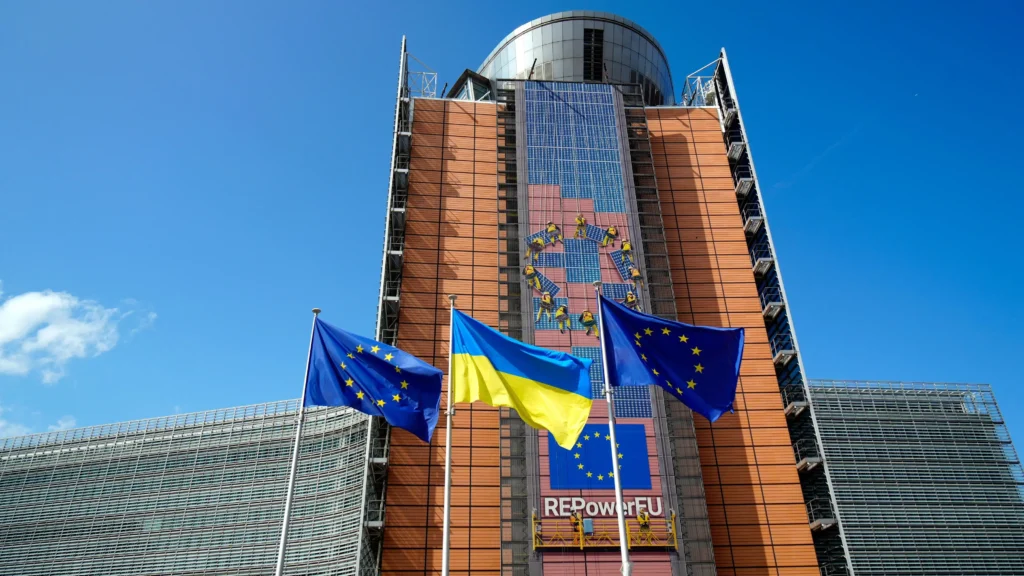 Bruselas Aprueba un Préstamo de 90.000 Millones de Euros para Ucrania: Implicaciones y Objetivos