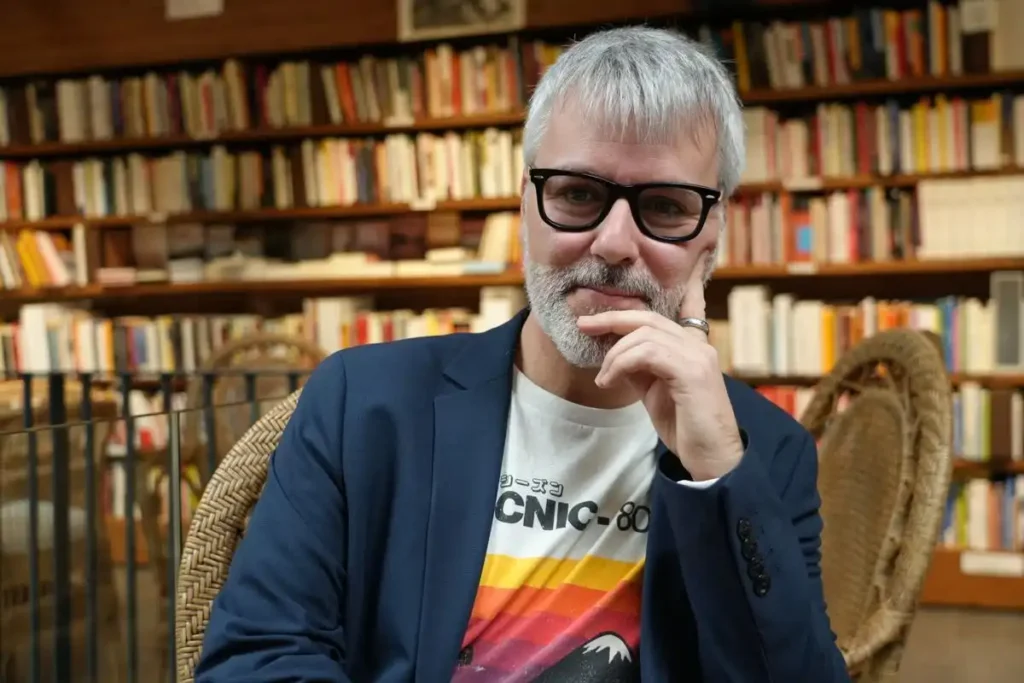 La Música como Refugio: Un Viaje Literario entre Bowie y el Trap