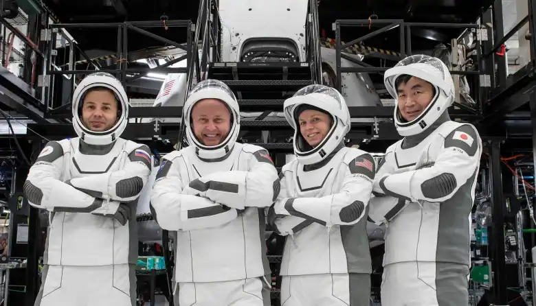 Evacuación Histórica: Astronauta de la NASA Regresa por Problemas de Salud