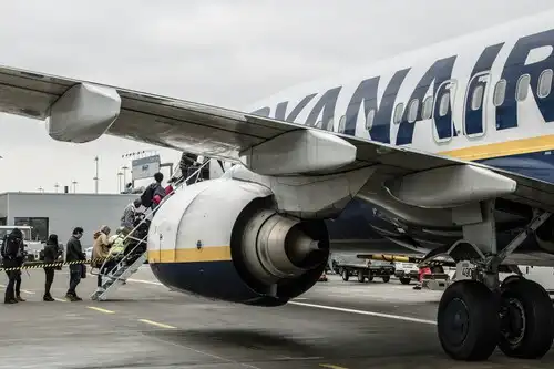 Aena y Ryanair: Un Conflicto por Tarifas y Futuro Aeroportuario