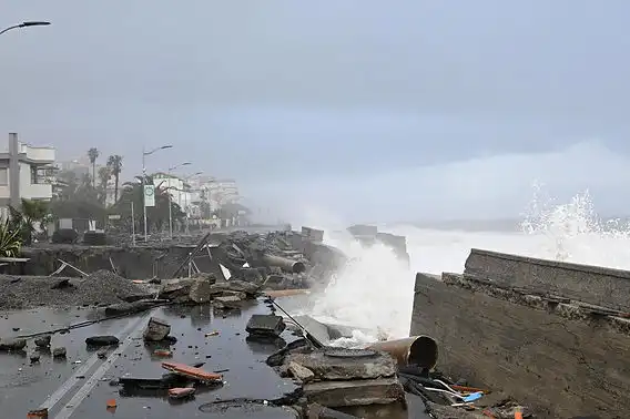 Impacto de la Borrasca Harry en el Sur de Europa: Inundaciones y Desastres Naturales