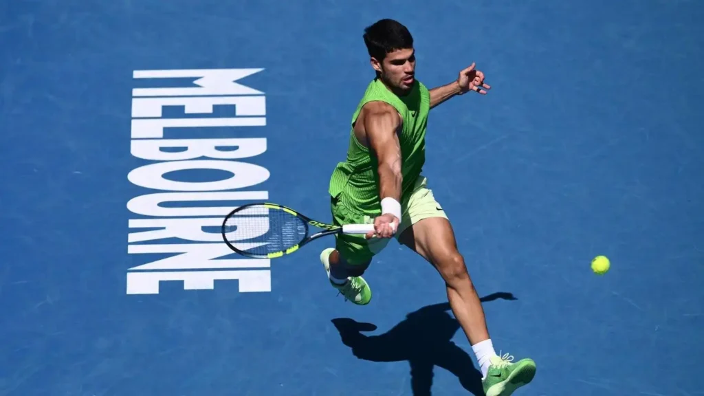 Carlos Alcaraz avanza a cuartos en el Open de Australia tras vencer a Tommy Paul