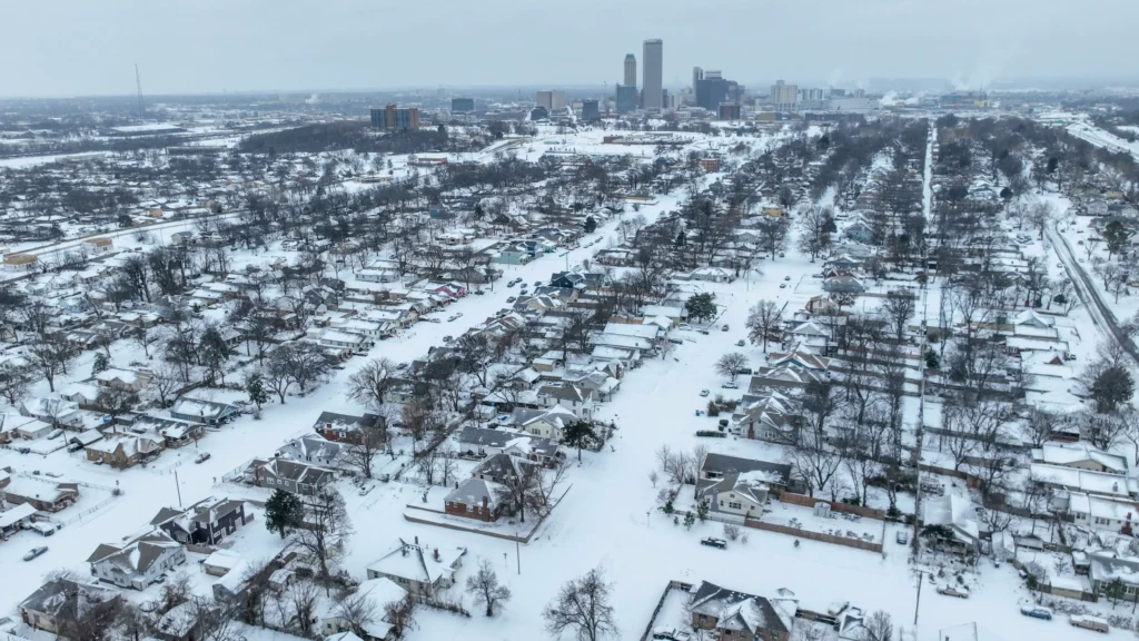 Impacto de la Tormenta Invernal ‘Fern’ en Estados Unidos: Muertos y Desastres