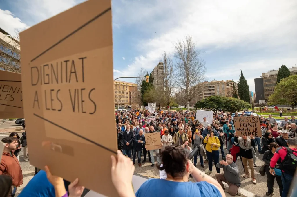 Protestas en Barcelona: Usuarios de Rodalies Exigen Mejores Servicios de Transporte