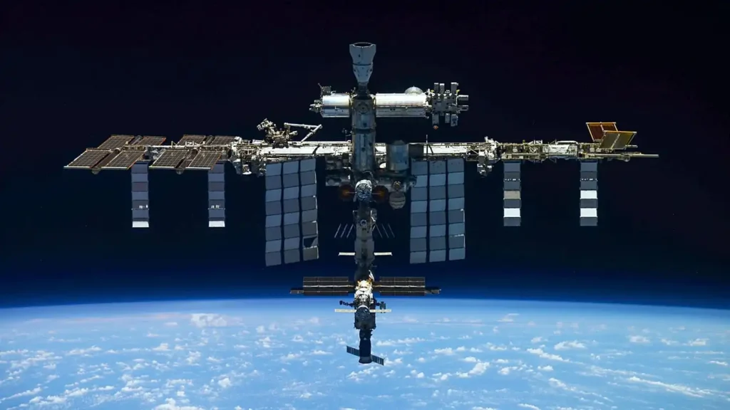 La Estación Espacial Internacional: Un Viaje de 25 Años y su Futuro Inminente