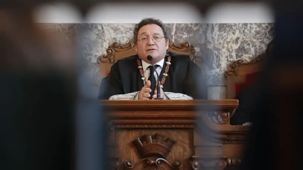 Controversia por el Indulto al Ex Fiscal General: Reacciones y Consecuencias