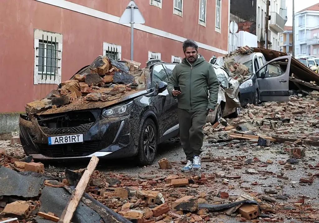 Impacto de la Borrasca Kristin: Desafíos y Respuestas en España