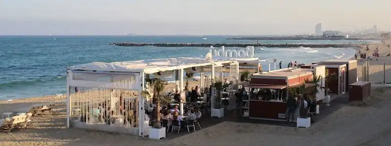 Transformaciones en los Chiringuitos de Playa de Barcelona para 2026