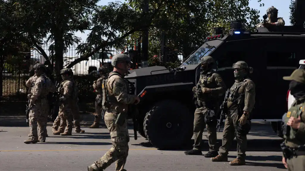 Chicago Establece Nuevas Normas para la Supervisión de Agentes Federales de Inmigración