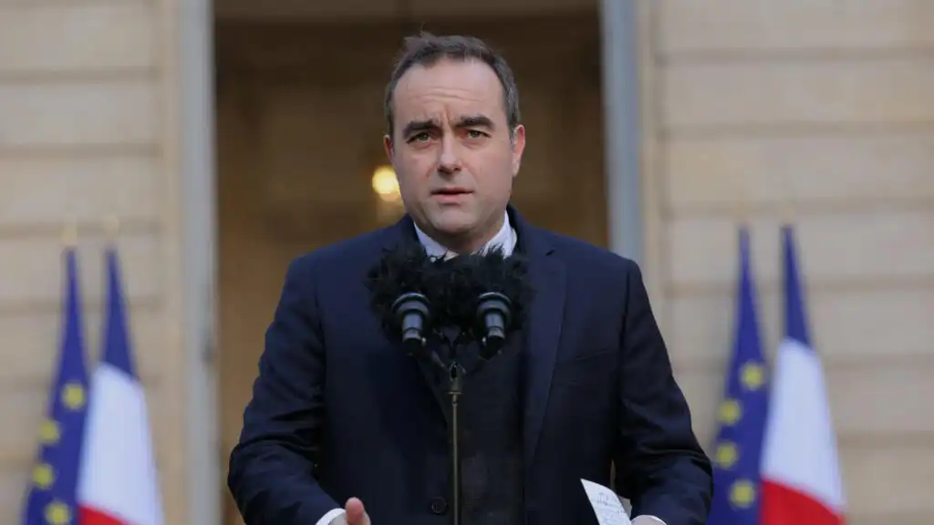 Lecornu y la Aprobación de los Presupuestos Franceses: Un Compromiso Necesario