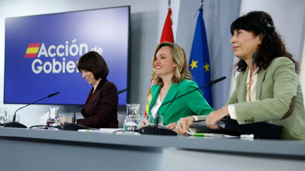 Pilar Alegría: De Ministra a Candidata, Un Regreso a Sus Raíces