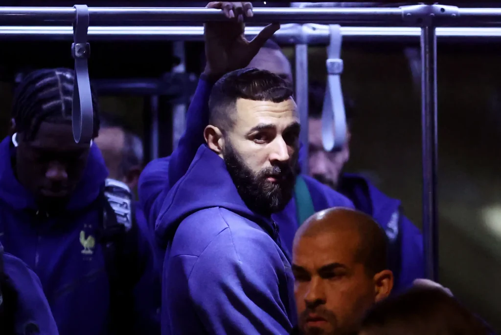 La Controversia de Benzema: Un Debut Impactante y una Salida Polémica
