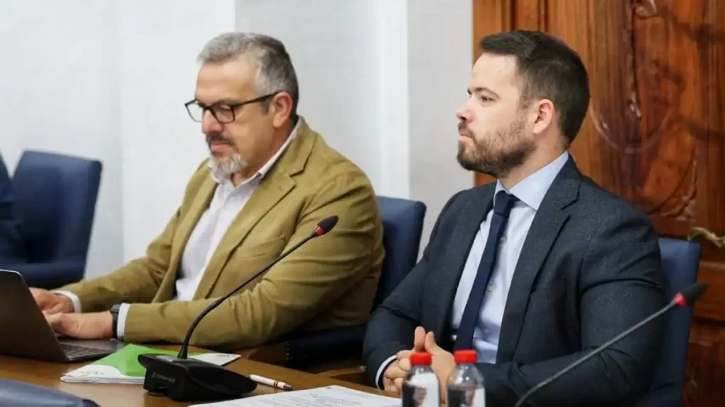 Controversia en La Carlota: Vox y el PSOE enfrentan tensiones por la okupación ilegal