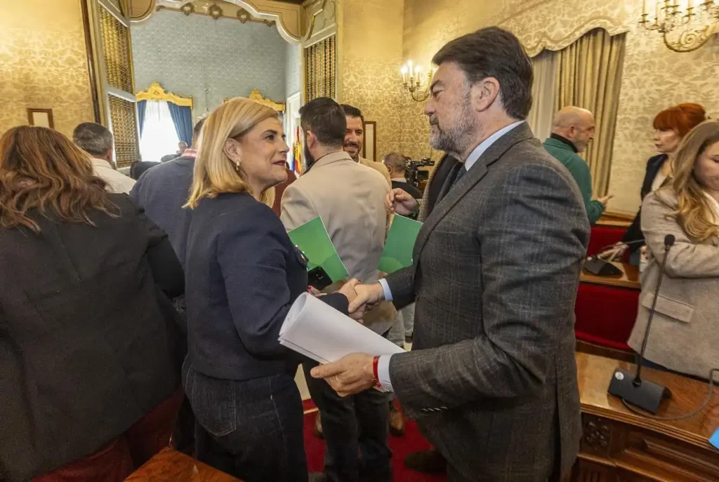 Crisis Política en Alicante: La Presión de Vox sobre el Alcalde Barcala