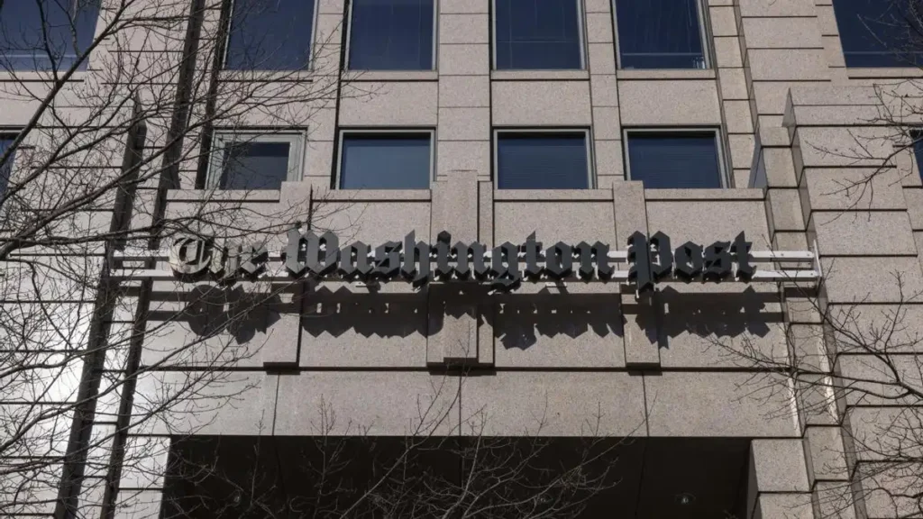 Crisis en el Periodismo: Dimisión del CEO de The Washington Post y Recortes Masivos