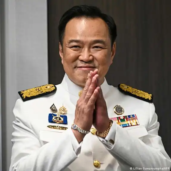 Anutin Charnvirakul: De Promotor de la Marihuana a Primer Ministro de Tailandia