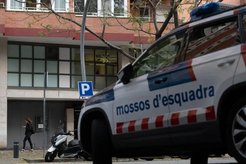 Asalto y Retención Ilegal en Barcelona: Un Caso Excepcional