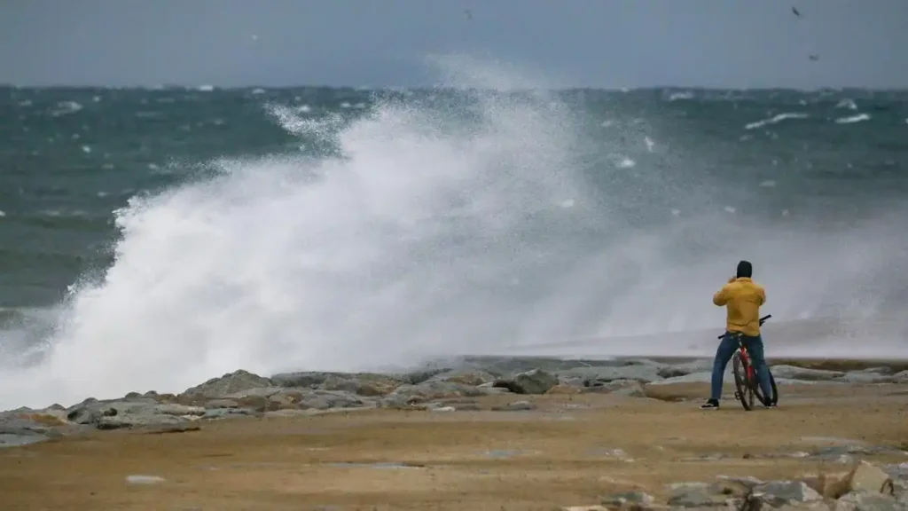 Impacto del Temporal Nils en Barcelona: Viento y Desperfectos