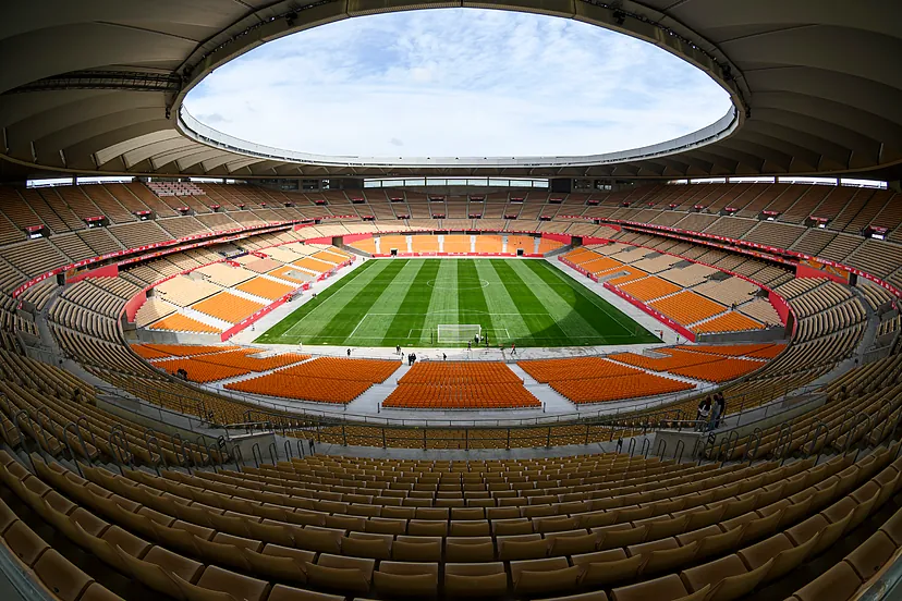 Crisis en la Gestión del Estadio de la Cartuja: Imputaciones y Demandas de Reuniones Extraordinarias