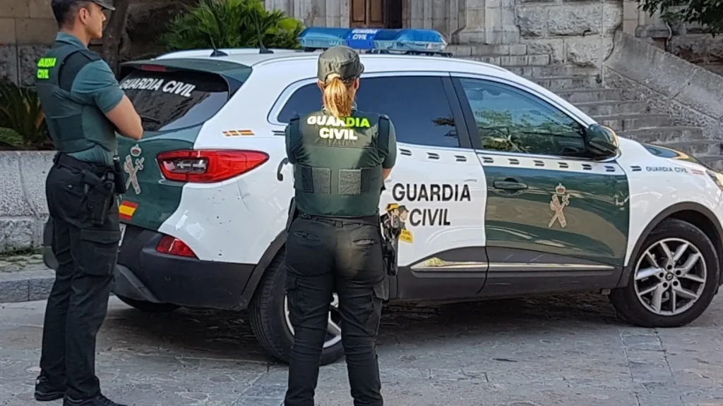 Robo con choque de coche en joyerías: cómo actúa esta banda criminal en España