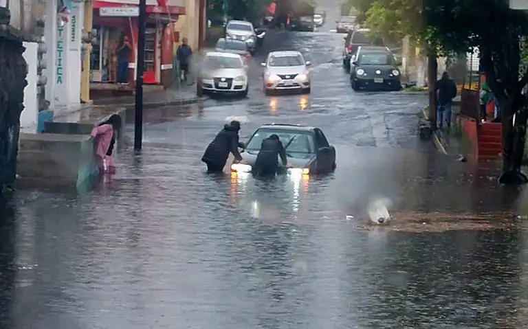 Socavón en A-357 Málaga: causas, impacto y respuesta municipal