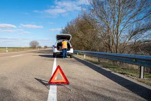 Accidente mortal A-7 Nerja: colisión con vehículo parado en arcén