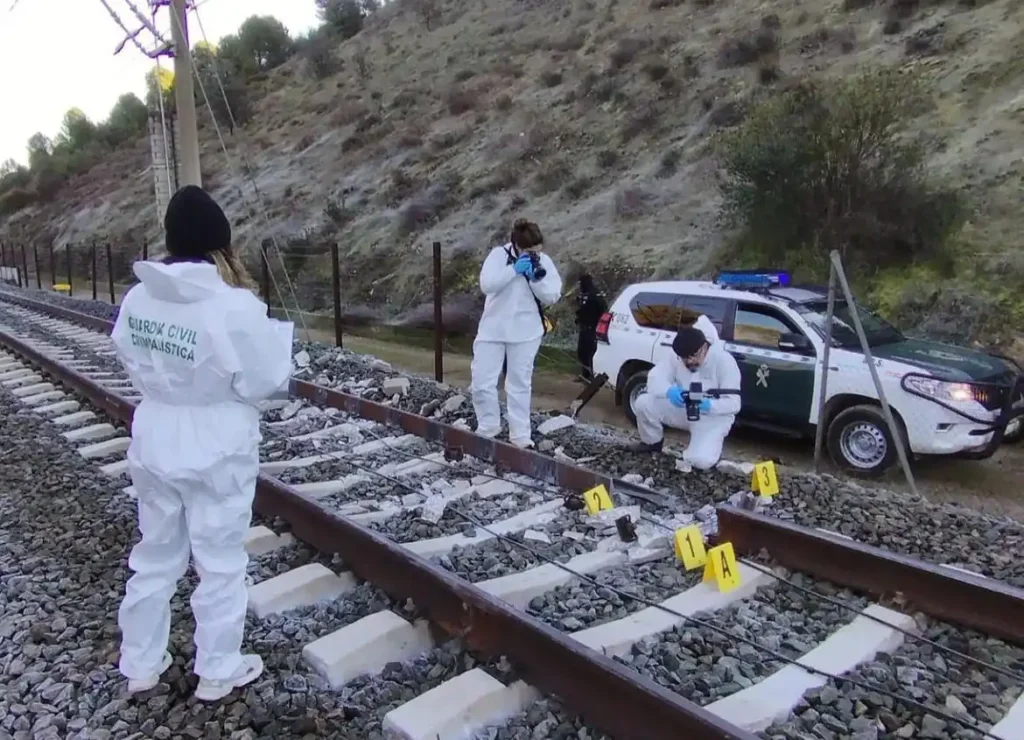 Rotura de vía en Adamuz: qué revela el informe de la Guardia Civil sobre el descarrilamiento