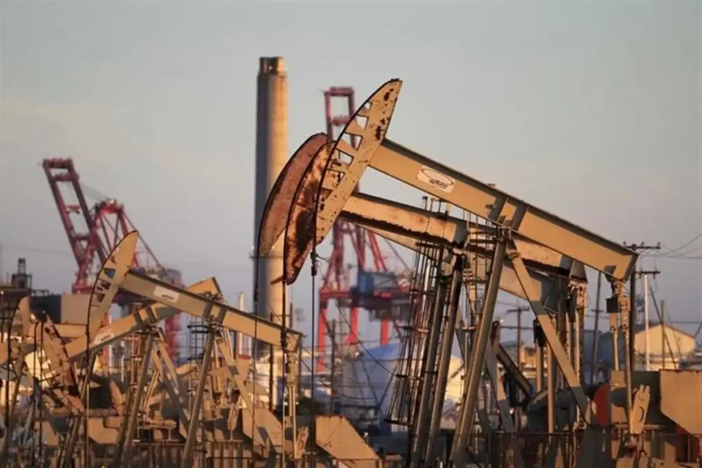 Precio del petróleo hoy: ¿por qué el barril de Brent supera los 98 dólares?