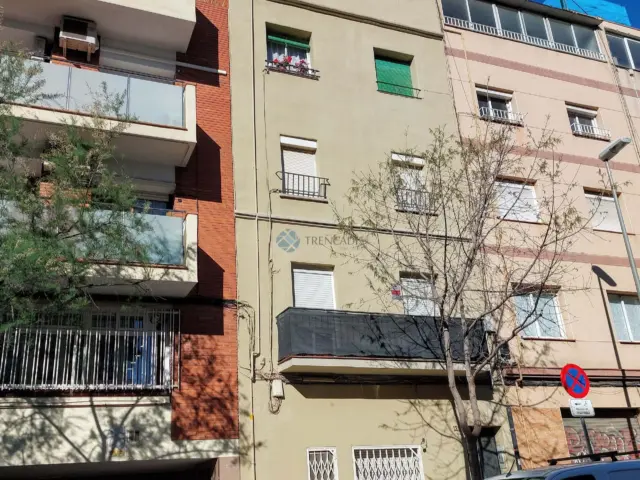 Cierre de la escuela concertada Sanfeliu en L’Hospitalet: ¿qué implica para familias y sistema educativo?